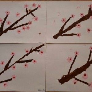 Фотоотчет о занятии по рисованию цветущей ветки миндаля с детьми средней группы