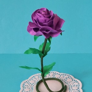 Мастер-класс по изготовлению поделки для декора «Роза на подставке» из фоамирана к Дню розы на МAAM