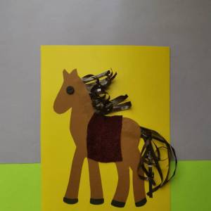 Мастер-класс по аппликации из цветной бумаги и бросового материала «Лошадка для любимых бабушки и дедушки»