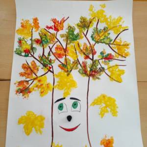 ОД по коллективному рисованию с использованием печати листьями «Сказочное осеннее дерево». Фотоотчет