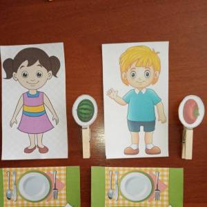 Дидактическая игра для детей 2–4 лет «Накорми Таню и Ваню»