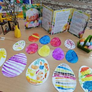 Конспект занятия по рисованию в младшей разновозрастной группе «Пасхальные яйца»