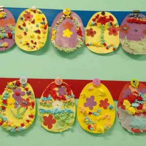 Аппликация «Украшаем пасхальное яичко» с использованием столовых салфеток в подготовительной группе