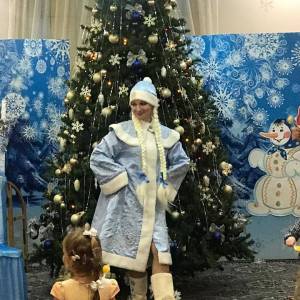 «Снегурочка-затейница». Сценарий новогоднего праздника в ясельной группе