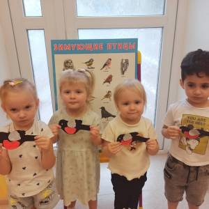 «Снегирь». Мастер-класс по аппликации из цветной бумаги с элементами нетрадиционного рисования на ватных дисках