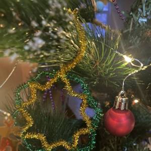 «Ёлочный шар». Мастер-класс по изготовлению ёлочной игрушки из синельной проволоки