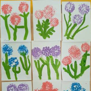 «Красивые цветы». Конспект занятия по рисованию штампами с пузырчатой пленкой для среднего дошкольного возраста