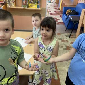 «Стрекоза». Конспект занятия в старшей группе по образовательной деятельности лепке