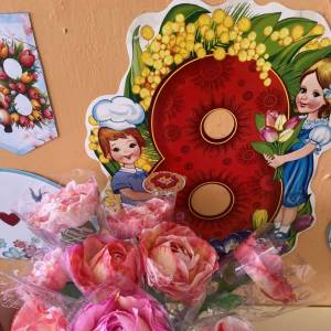 Мастер-класс изготовления поделки из туалетной бумаги «Цветы для мамы» к 8 Марта