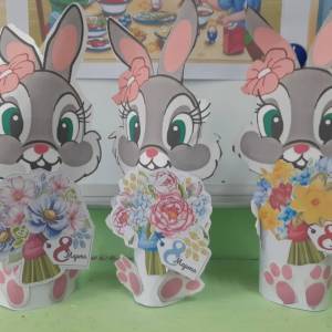 Мастер-класс по конструированию из бумаги к 8 Марта «Зайчик с цветами» в старшей группе