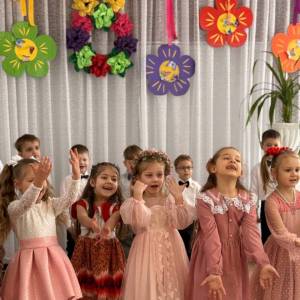 Фотоотчет о праздничном концерте в старшей группе «Миссия — 8 Марта»
