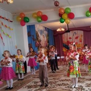Сценарий осеннего праздника «Клоун Бом в гостях у ребят»