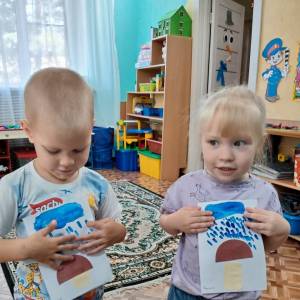 НОД по рисованию с элементами аппликации «Гриб под дождем» в младшей группе